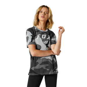 PLAYERA FOX BNKR MUJER